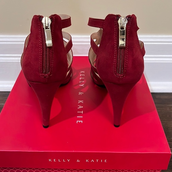 Kelly & Katie Red Jazelle Faux Suede Heel 7.5 Size - Picture 4 of 7